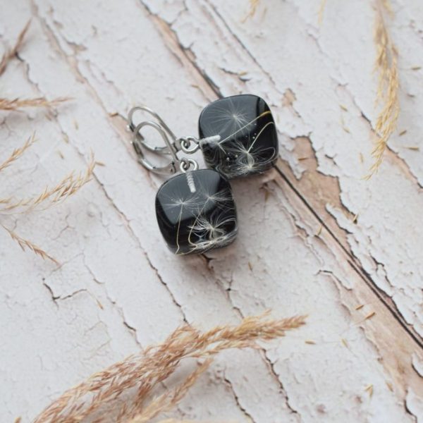 Náušnice Púpava čierna kocky 3791 A CHO