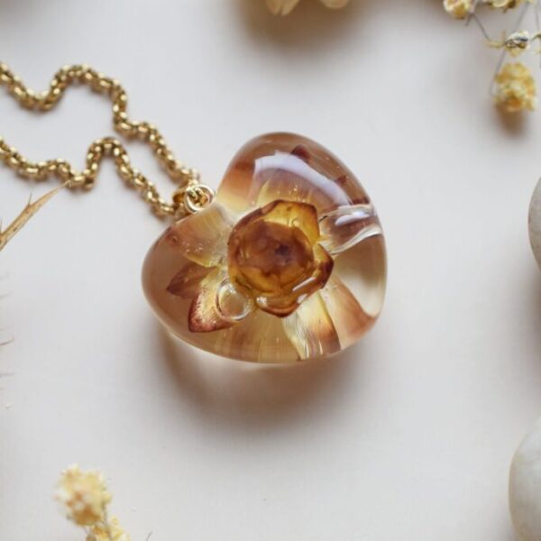 Náhrdelník Slamienka hnedá 3D srdce 3935 A CHO