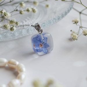 Náhrdelník Veronika štvorček 3962 A CHO <br><p class="stock in-stock s_in_stock_color can_be_backordered_color woo-custom-stock-status">Skladom 1 ks (aj na objednávku)</p>